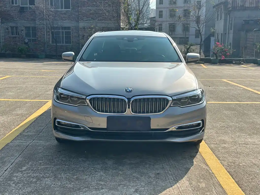 BMW 5 Series — фото 2