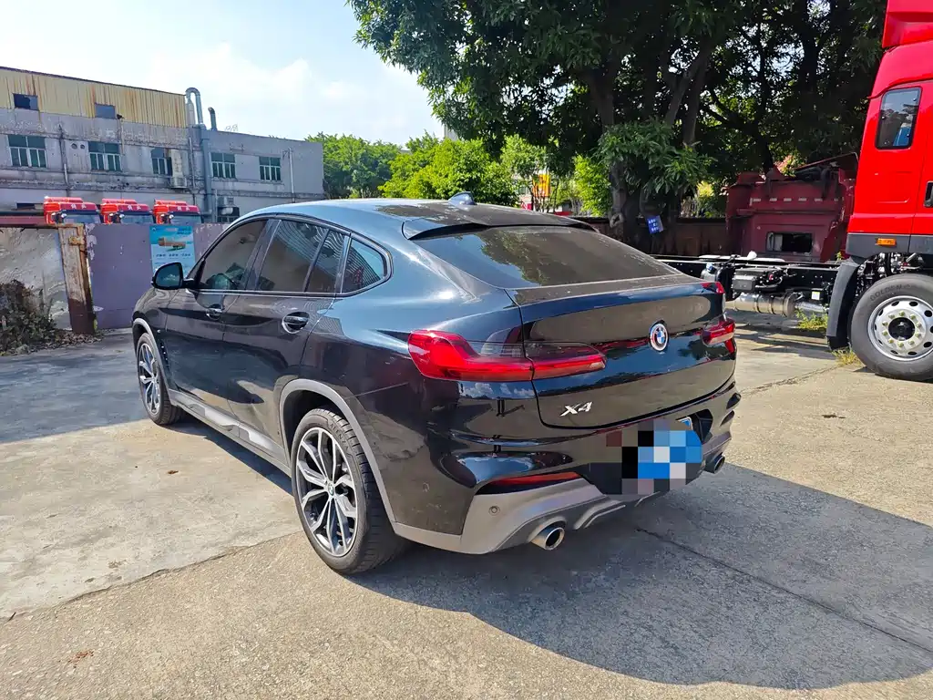BMW X4 — фото 8