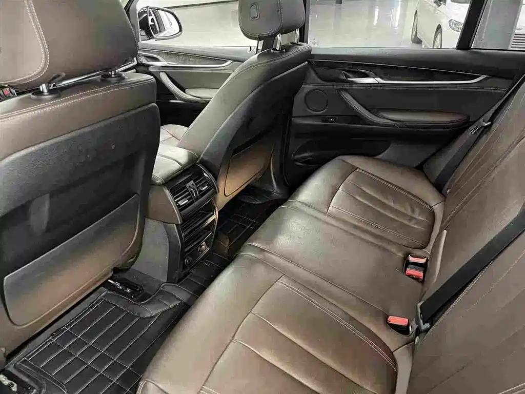 BMW X5 (Import) — фото 13