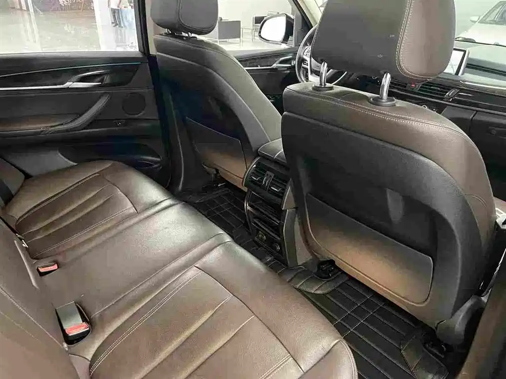 BMW X5 (Import) — фото 14