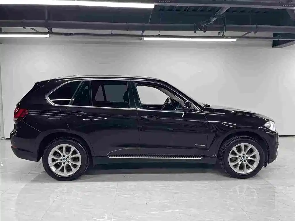 BMW X5 (Import) — фото 3