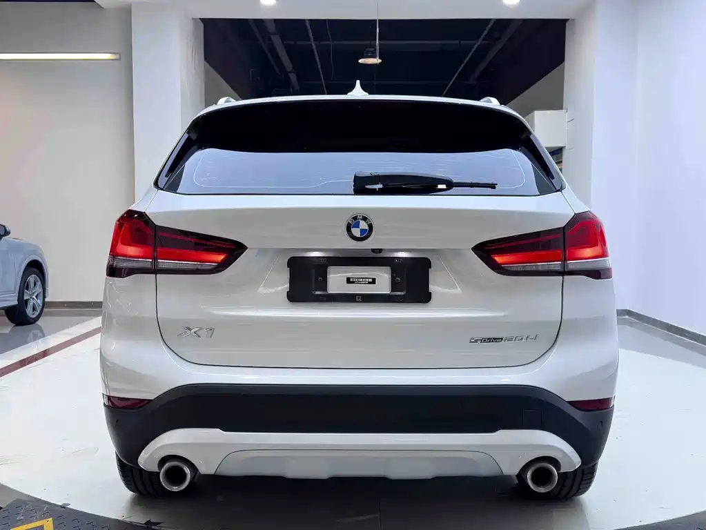 BMW X1 — фото 5