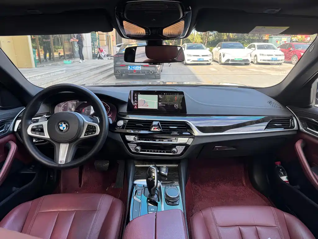 BMW 5 Series — фото 11