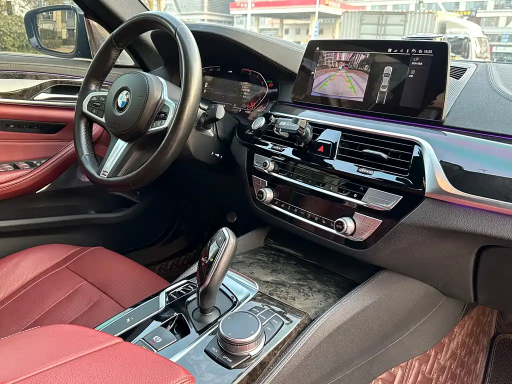 BMW 5 Series — фото 15