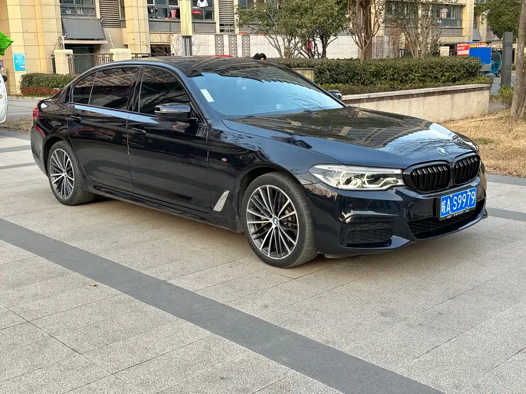 BMW 5 Series — фото 3