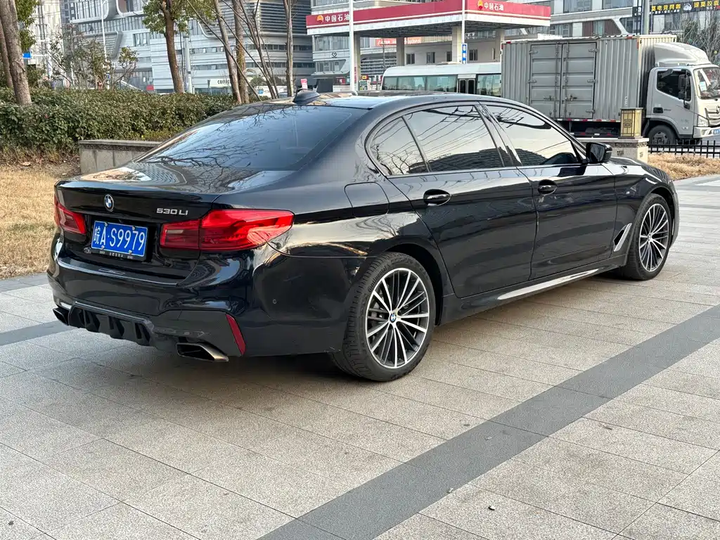 BMW 5 Series — фото 4