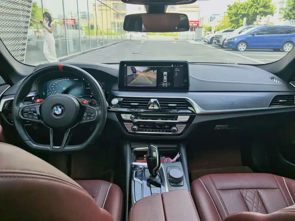 BMW 5 Series — фото 15