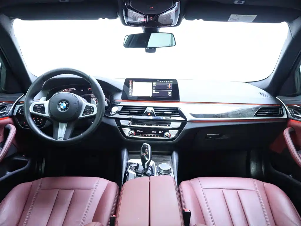 BMW 5 Series — фото 13