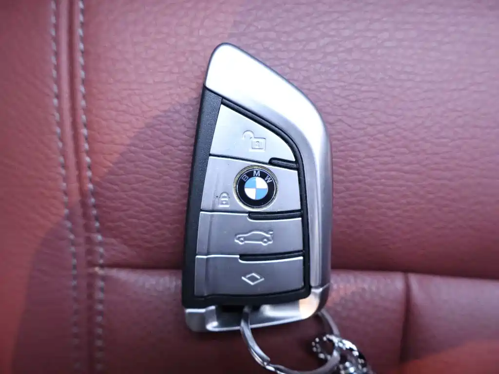 BMW 5 Series — фото 25