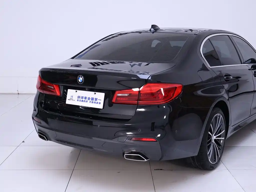 BMW 5 Series — фото 8