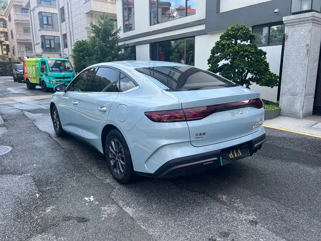 BYD Qin L — фото 9