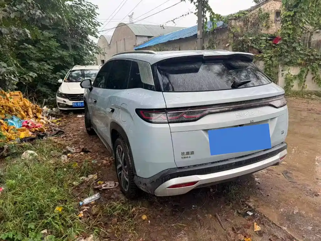 BYD L DM-i — фото 9
