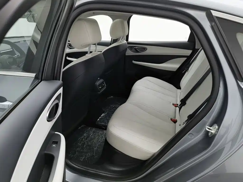 BYD Seal 05 DM-i — фото 15