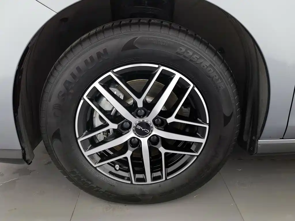 BYD Seal 05 DM-i — фото 17