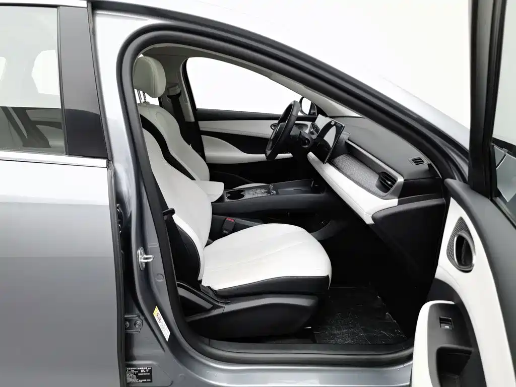 BYD Seal 05 DM-i — фото 23