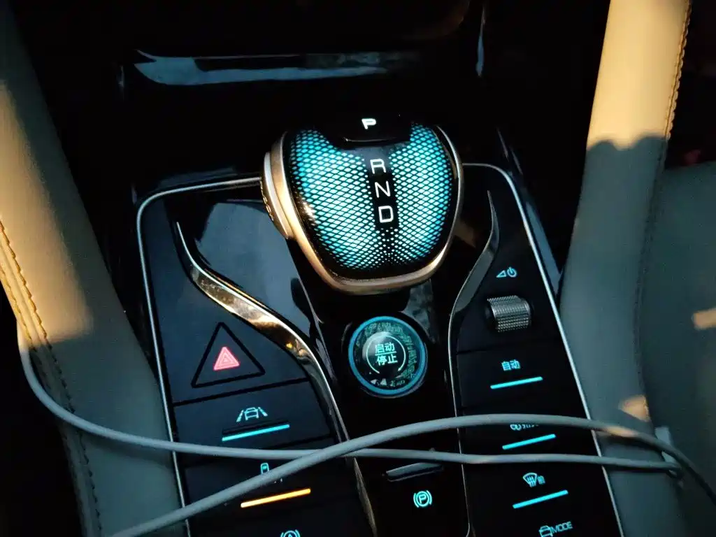 BYD PLUS New Energy — фото 15