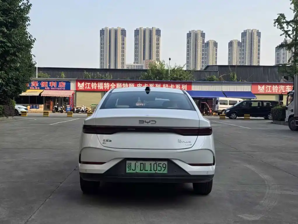 BYD Qin PLUS — фото 15