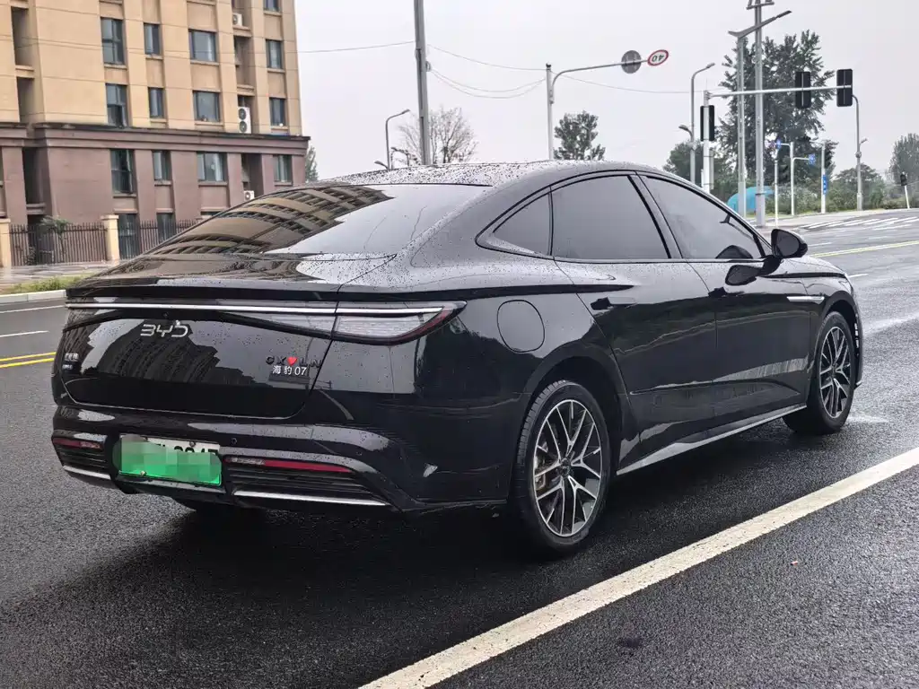 BYD Seal 07 DM-i — фото 9