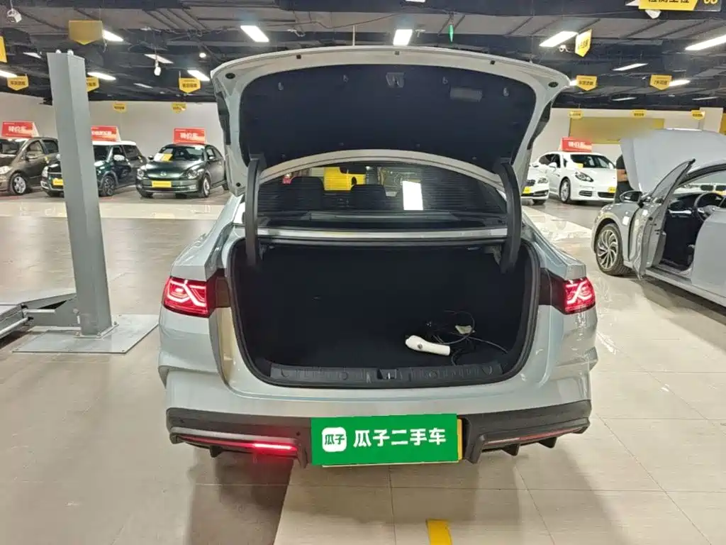 BYD Qin L — фото 19
