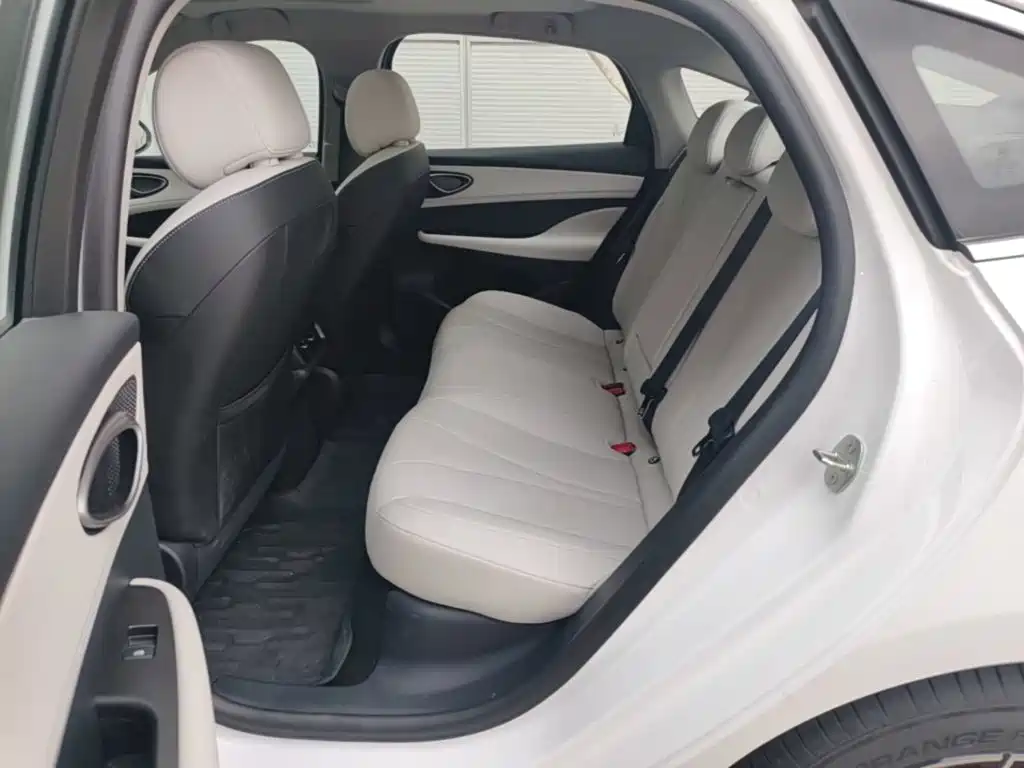 BYD Seal 05 DM-i — фото 17
