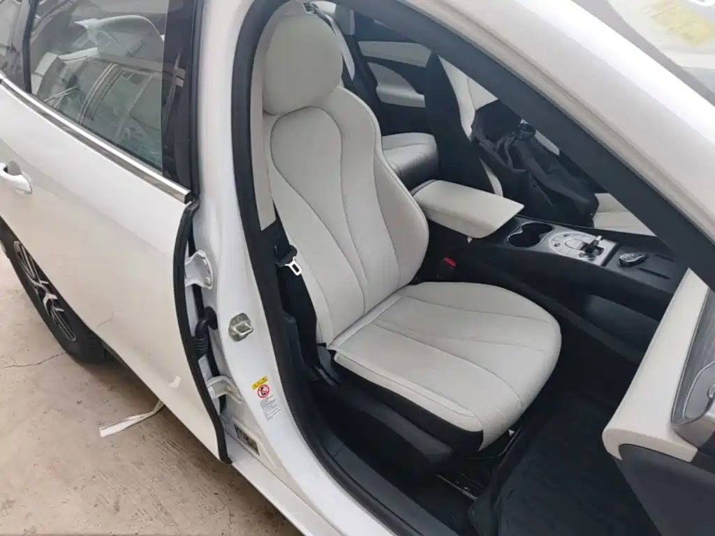 BYD Seal 05 DM-i — фото 25