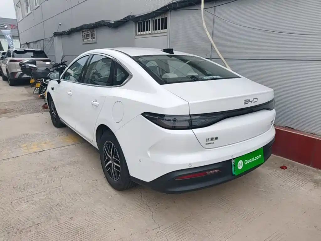 BYD Seal 05 DM-i — фото 5