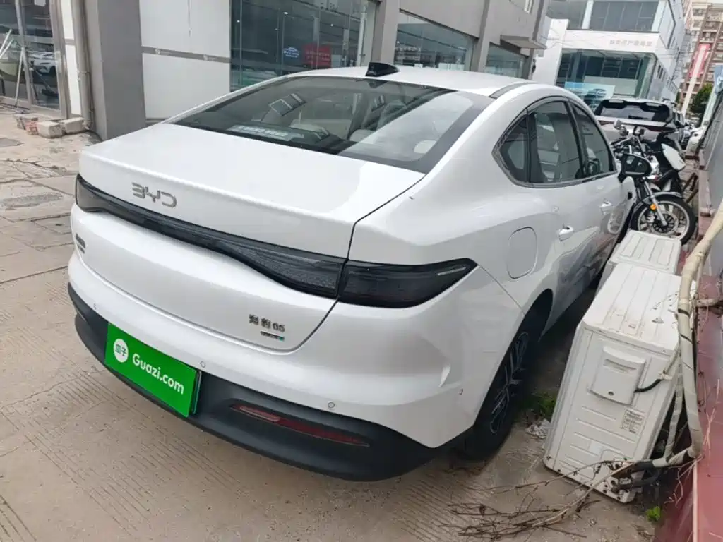 BYD Seal 05 DM-i — фото 7