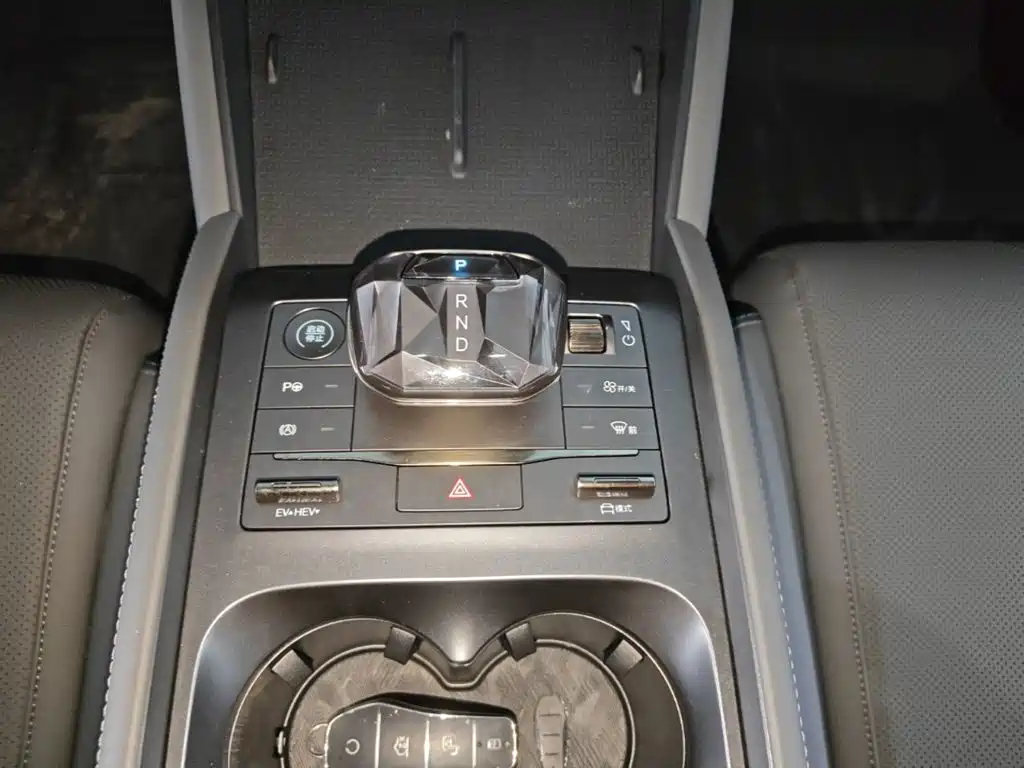BYD Qin L — фото 14