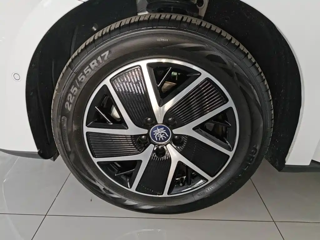 BYD Qin L — фото 23
