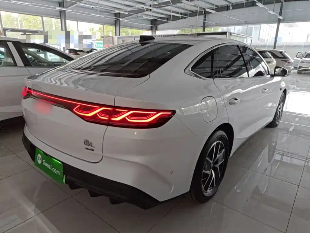 BYD Qin L — фото 7