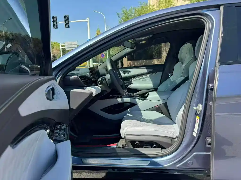 BYD Seal — фото 4