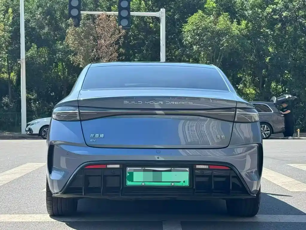 BYD Seal — фото 8