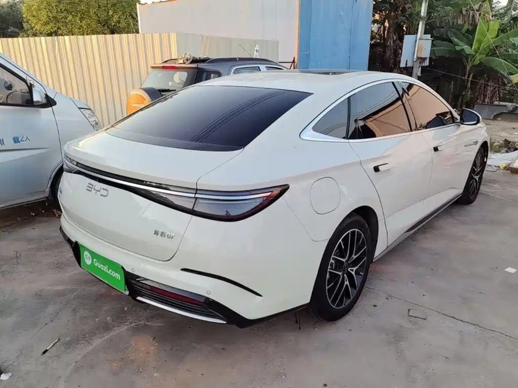 BYD Seal 07 DM-i — фото 7