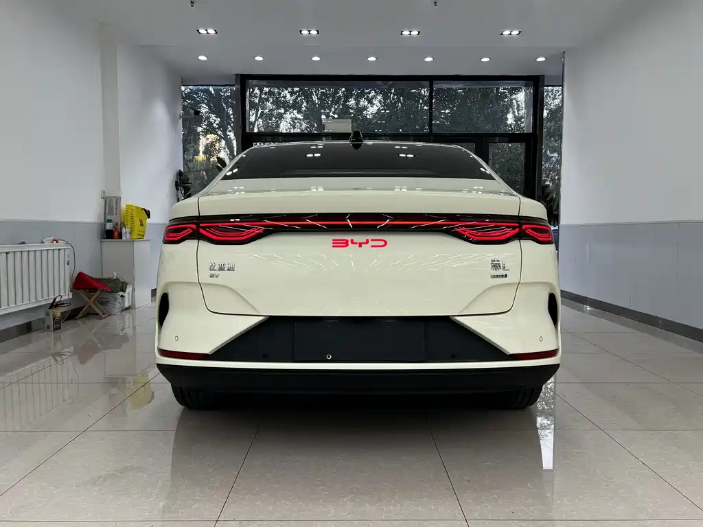 BYD Qin L — фото 25