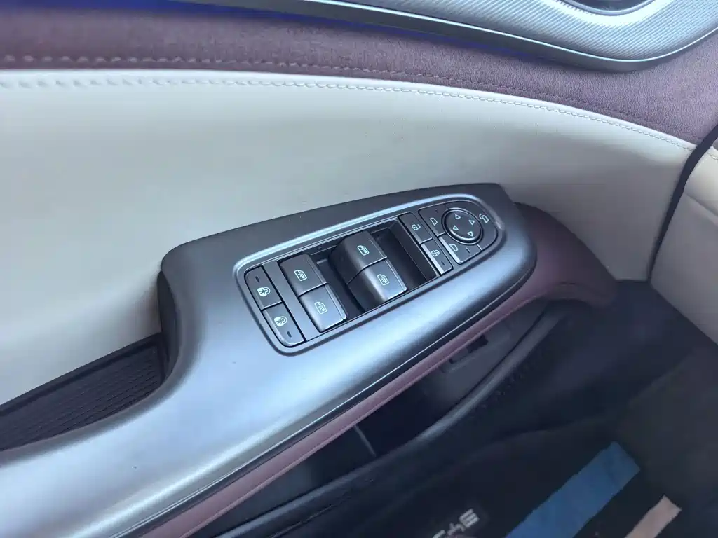BYD Seal 07 DM-i — фото 23
