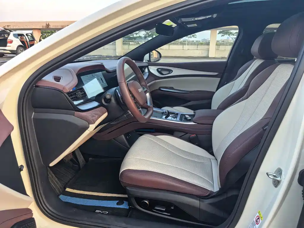 BYD Seal 07 DM-i — фото 10