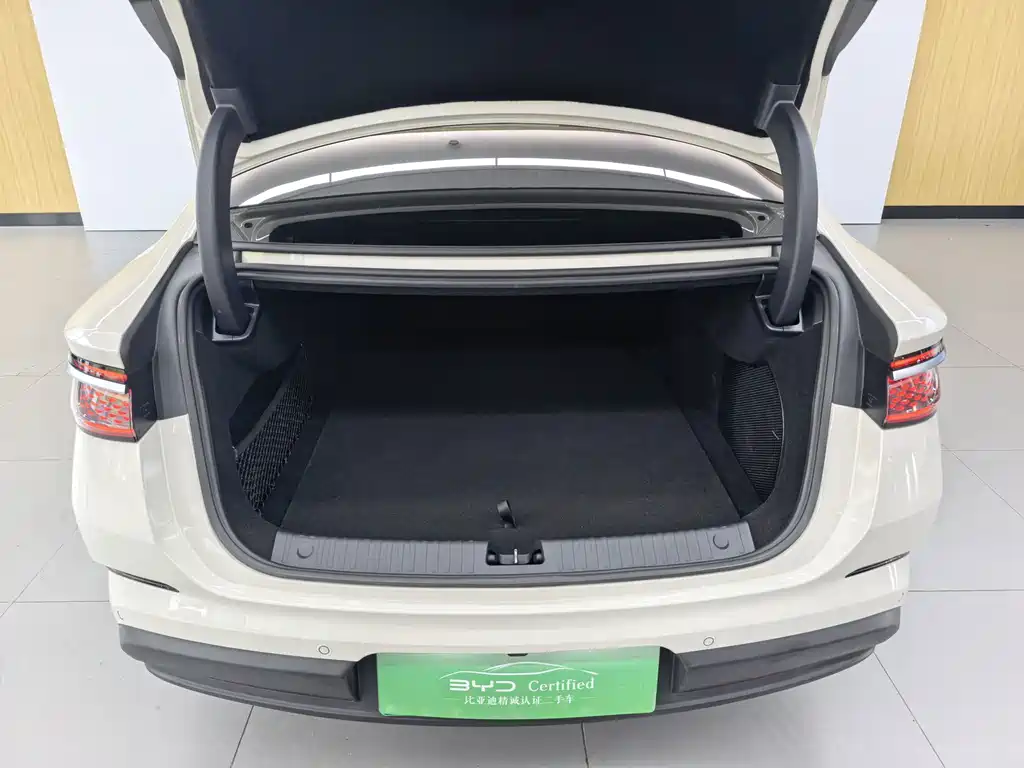 BYD Seal 07 DM-i — фото 11