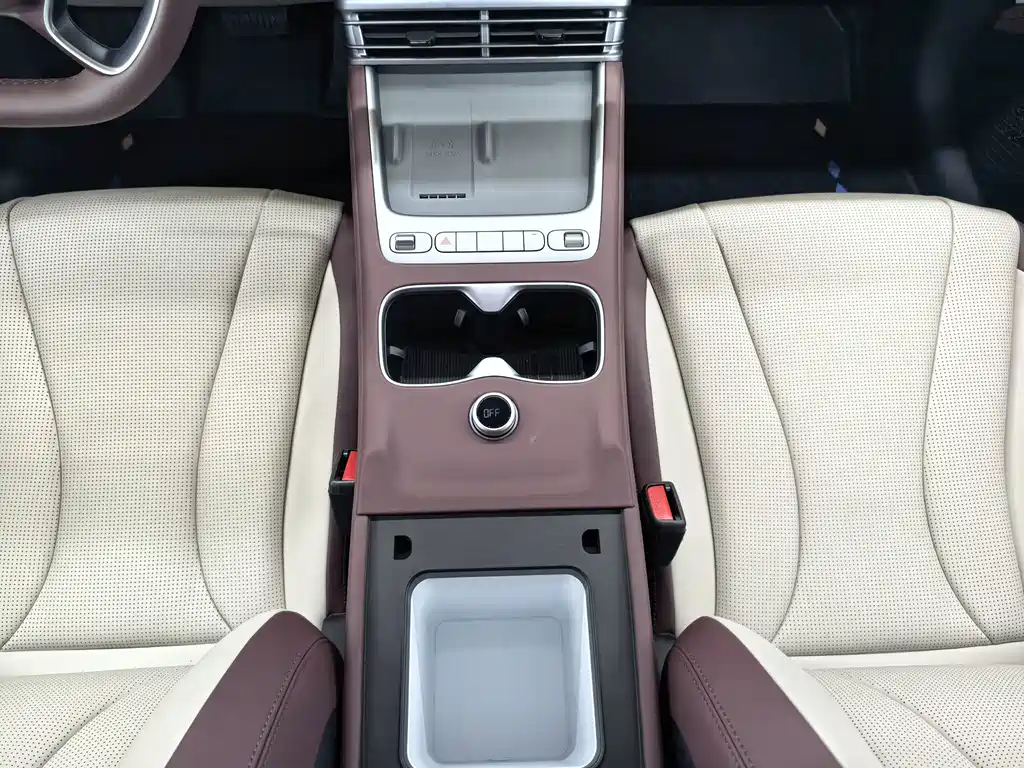 BYD Seal 07 DM-i — фото 15