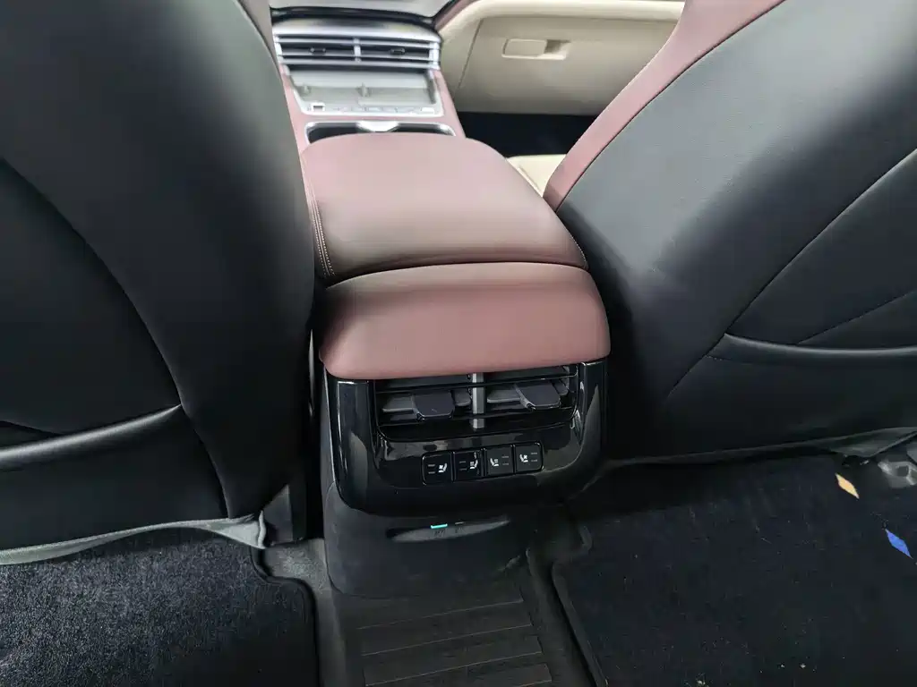 BYD Seal 07 DM-i — фото 17