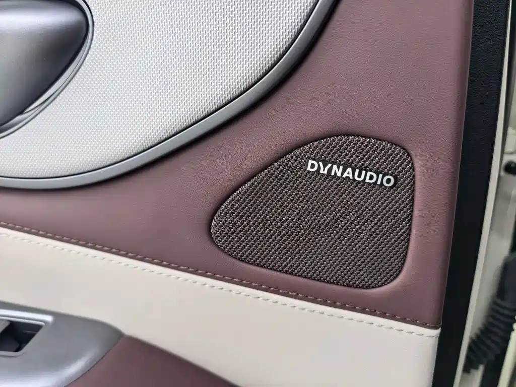 BYD Seal 07 DM-i — фото 18