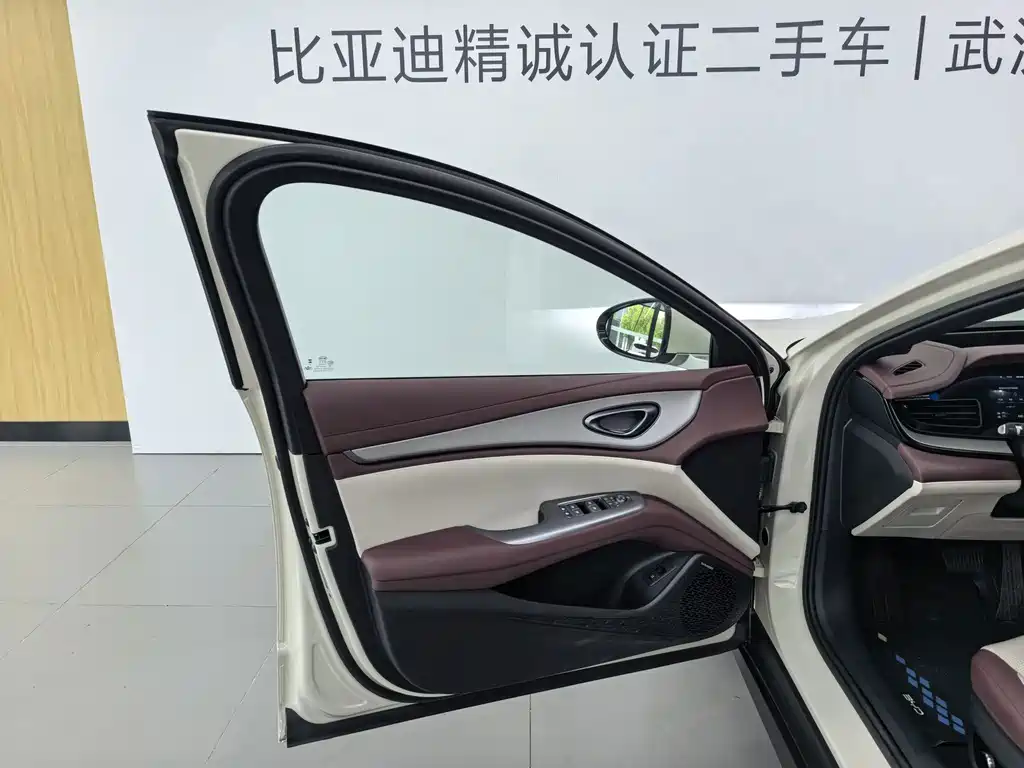 BYD Seal 07 DM-i — фото 3