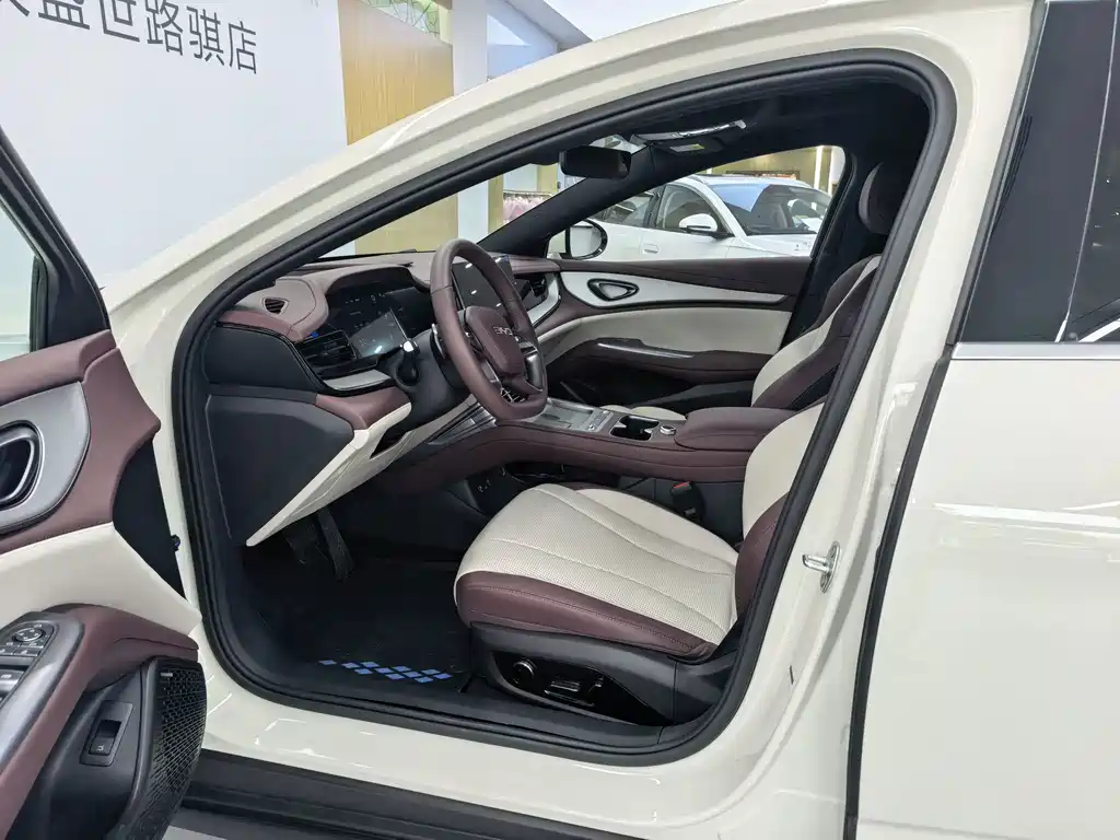 BYD Seal 07 DM-i — фото 4