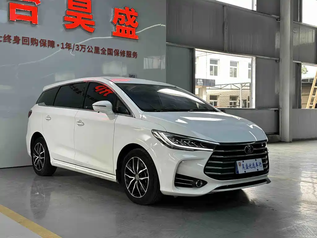 BYD MAX — фото 3