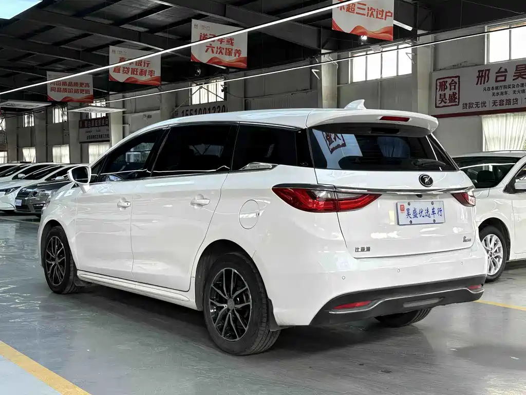 BYD MAX — фото 7
