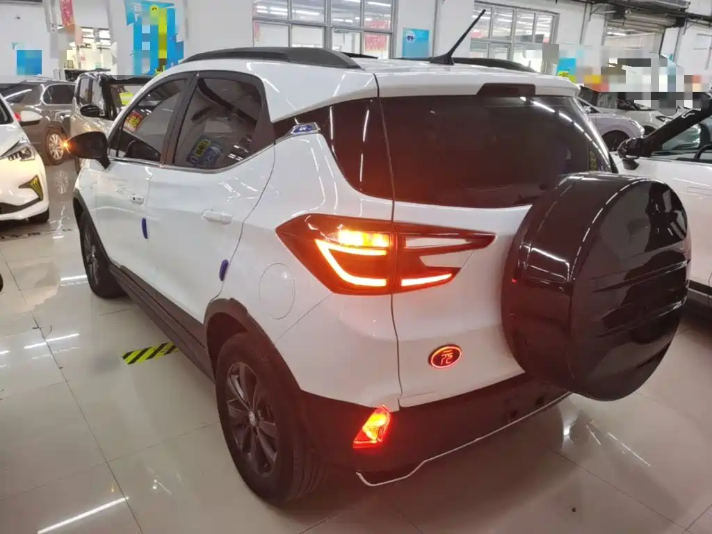 BYD Yuan EV — фото 5