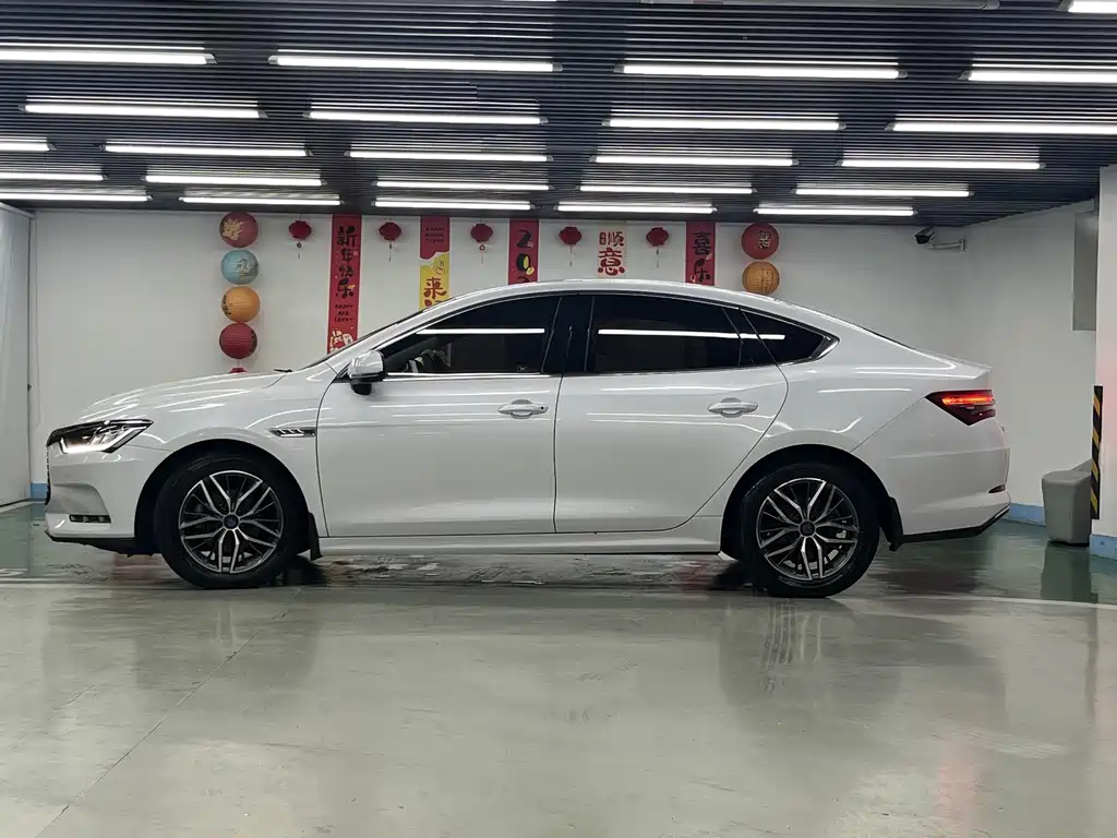 BYD Qin Pro NEV — фото 4