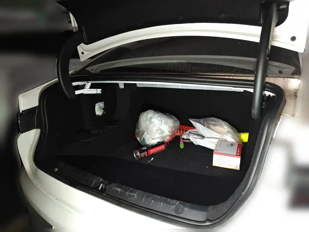 BYD Seal 05 DM-i — фото 15