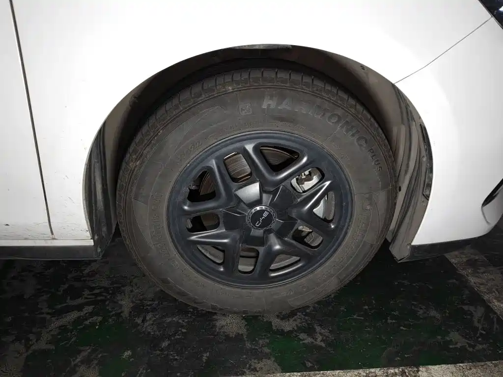 BYD Seal 05 DM-i — фото 25