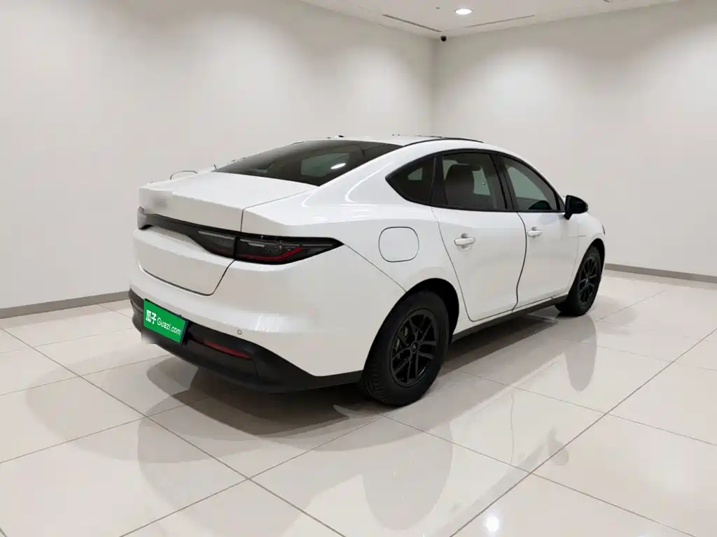 BYD Seal 05 DM-i — фото 4