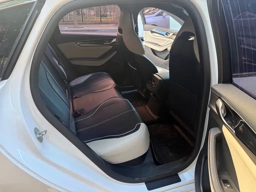 BYD Qin PLUS — фото 10